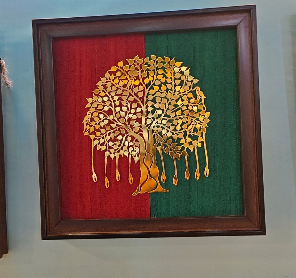 [65899] BRASS TREE WALL FRAME 10X10 INCH